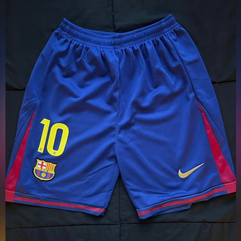 Lamine Yamal #10 Barcelona Kids Set Home Soccer Jersey - Picture 5 of 6